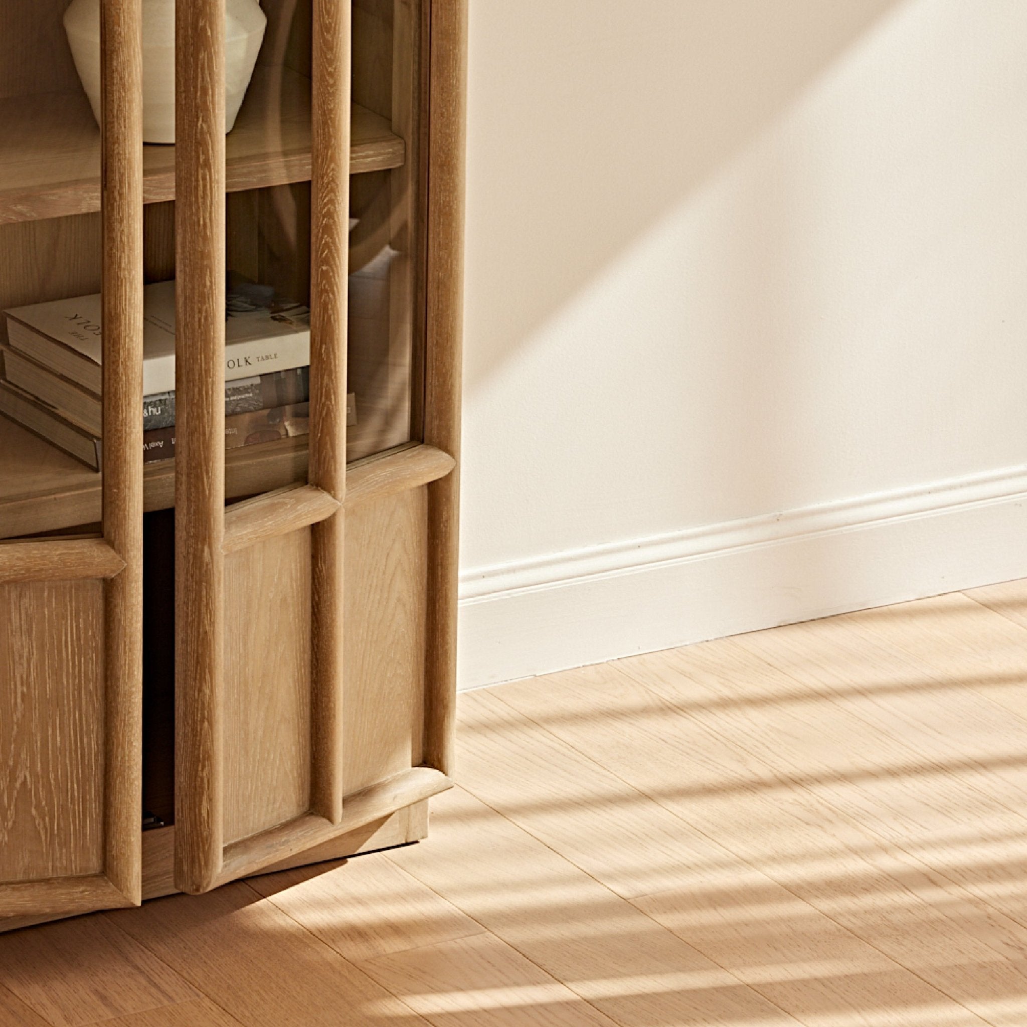 COLAMY ARCA Modern Vintage Display Cabinet - COLAMY