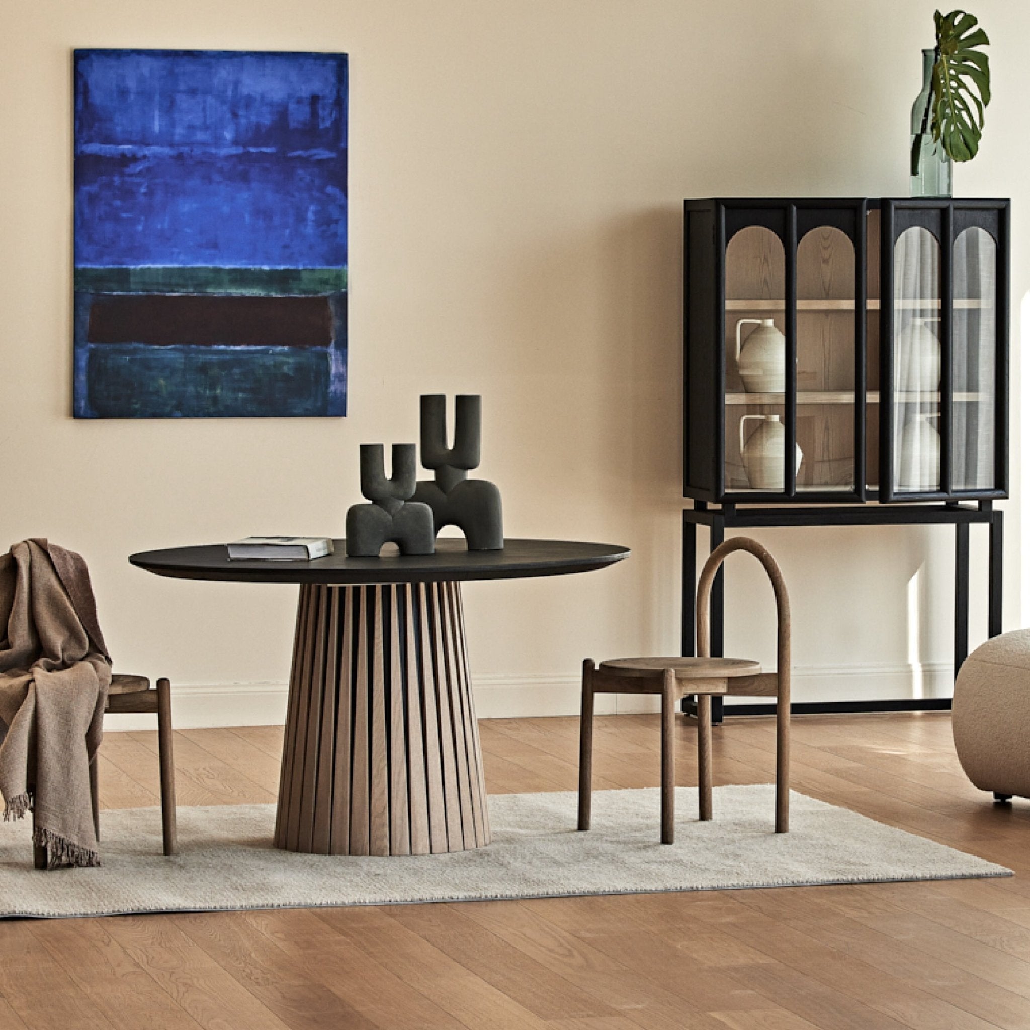 COLAMY AXION Architectural Round Dining Table - COLAMY