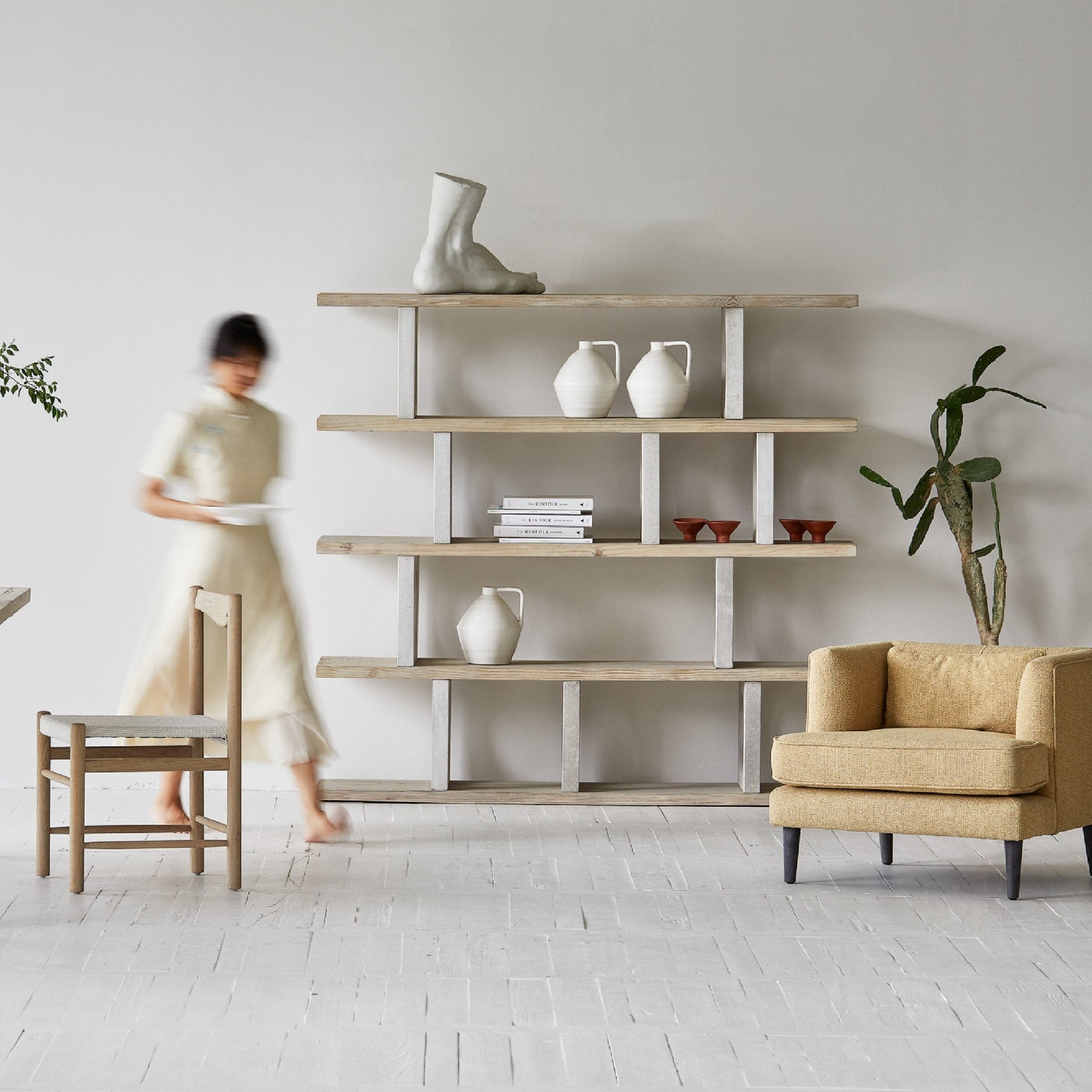 COLAMY ORBIS Open Staggered Shelf